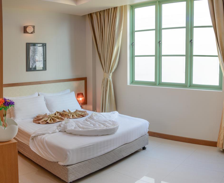 سيزون هوليدايز آت 4*