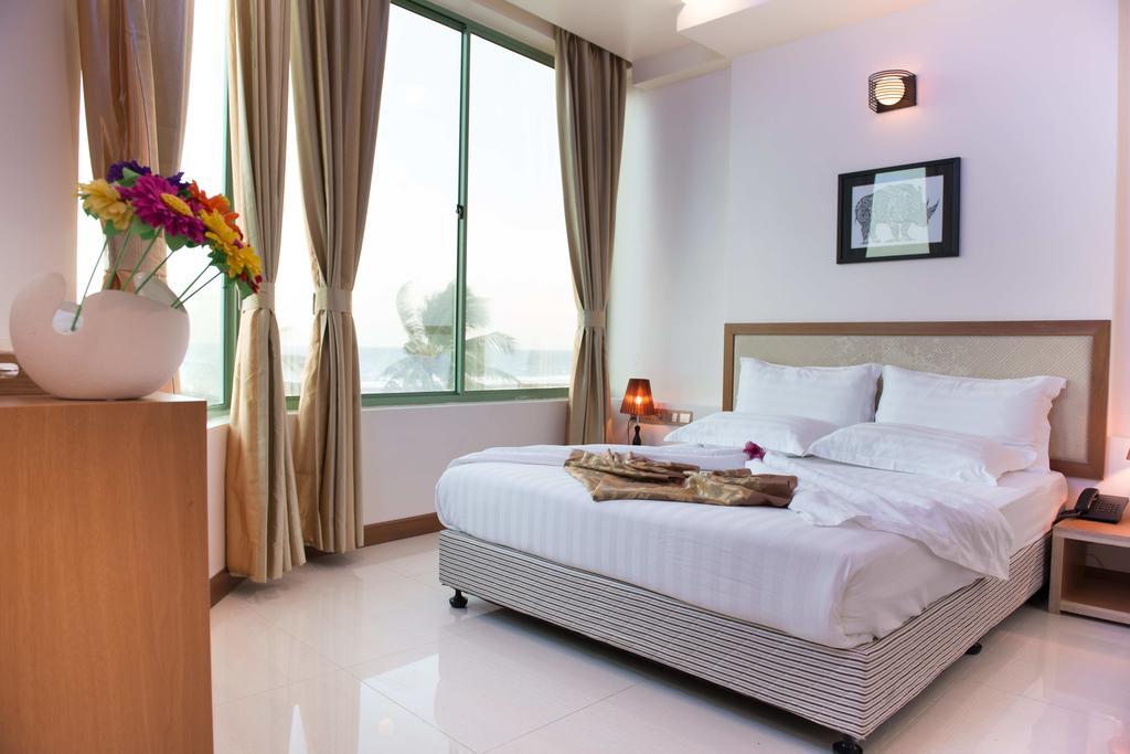 Season Holidays At With Transfer 4* Hulhumale